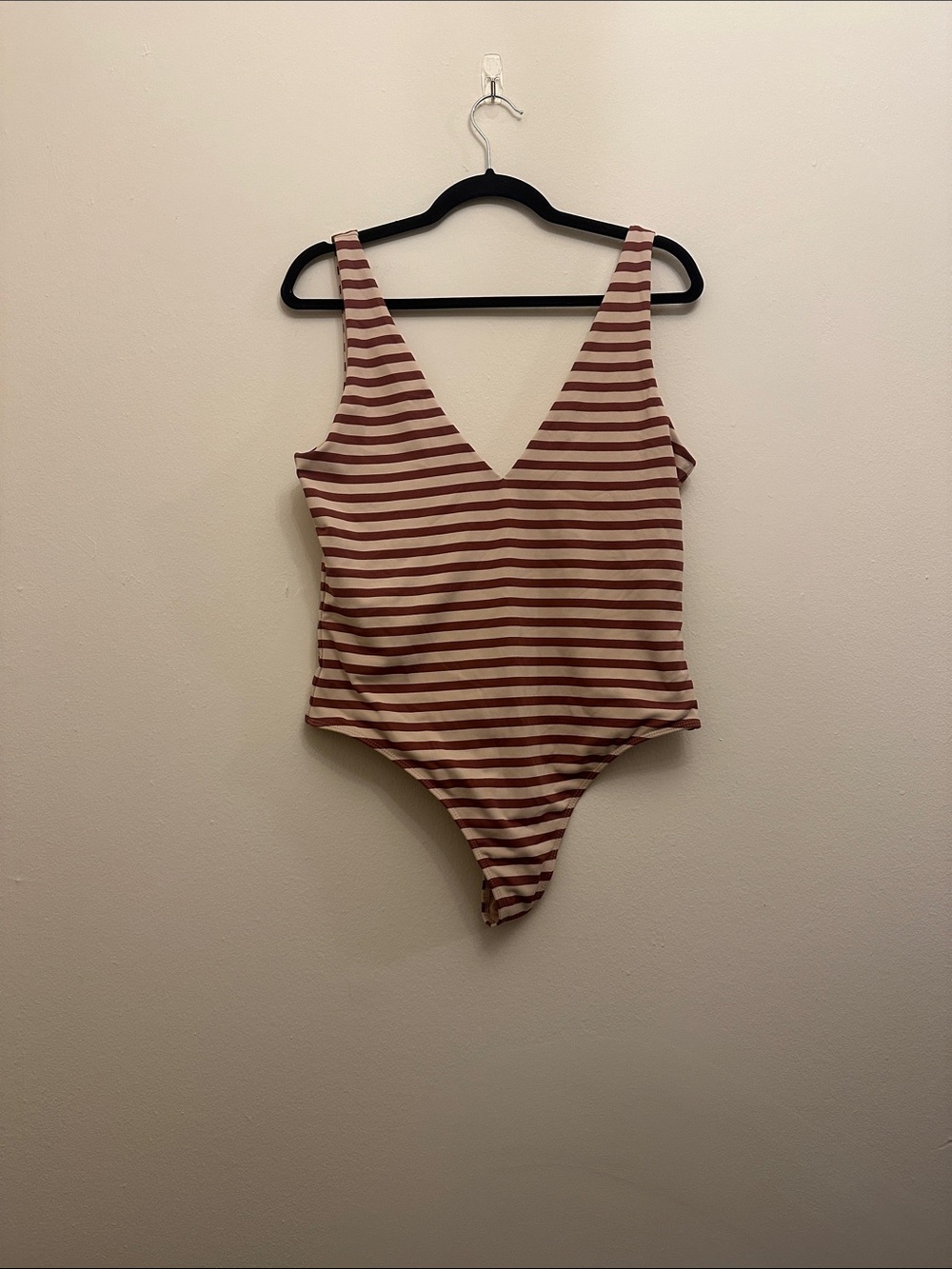 Babaton Aritzia Striped Brown V-Neck One-Piece Bodysuit Sleeveless Sz XL